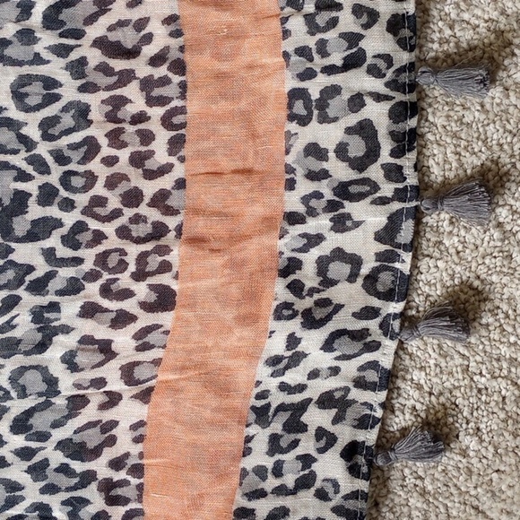 NWT Demdaco Womens Poncho Sz OS Animal Print Tassels Boho Lagenlook Linen Blend - Picture 4 of 6